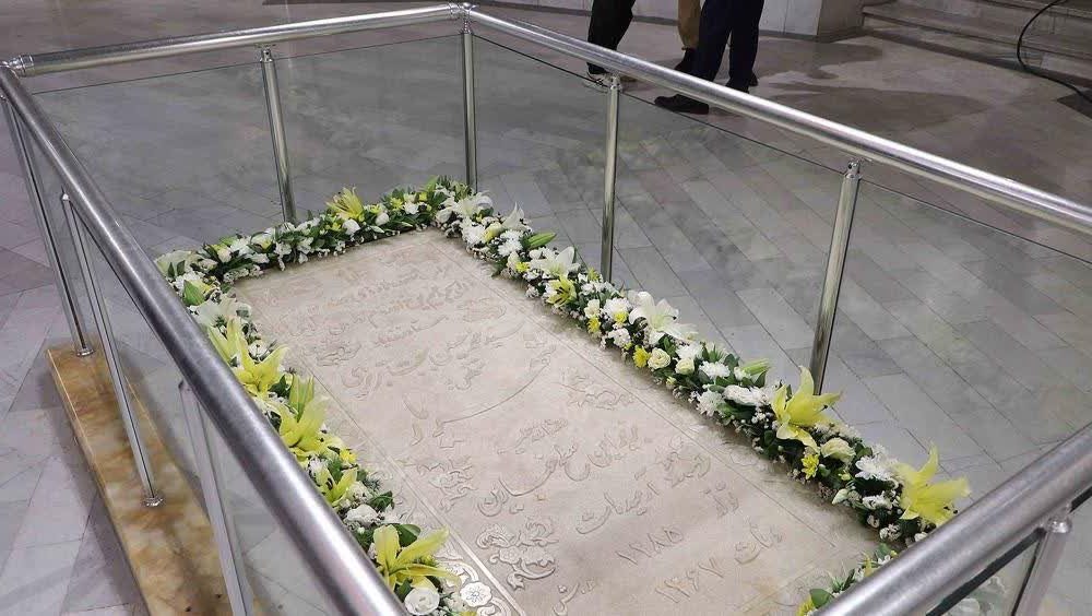 آیین گلبارانِ مقبره‌الشعرا برگزار می‌شود